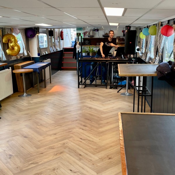 feestzaal op het water