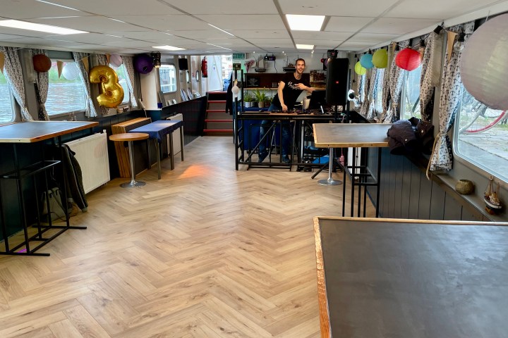 feestzaal op het water